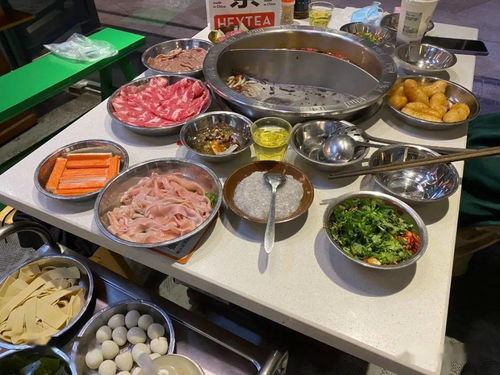 火鍋店驚現(xiàn)活壁虎，市民曝光現(xiàn)場(chǎng)圖引發(fā)熱議，商家回應(yīng)稱系飲品意外