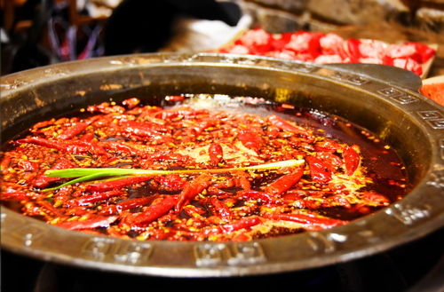 火鍋加盟市場風(fēng)云 盤點(diǎn)十大品牌，為何佩姐火鍋與燜鍋業(yè)態(tài)不在列？